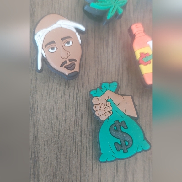 New Urban Shoe Charm Fashion Black Lives Matter Croc Fit Hemp Leaf Pac Biggie - Picture 3 of 4